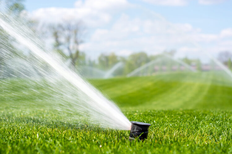 irrigation system sprinkles water fountain for long distance